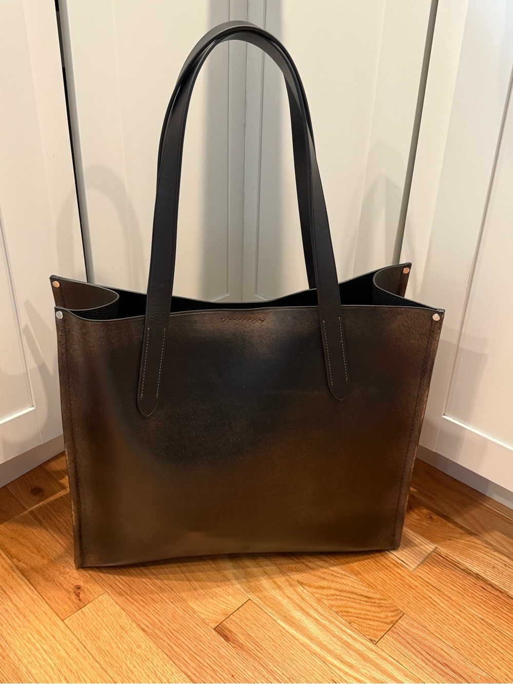 COACH XL Relay Tote in "Loved
Leather" CBF28 - Picture 2 of 5